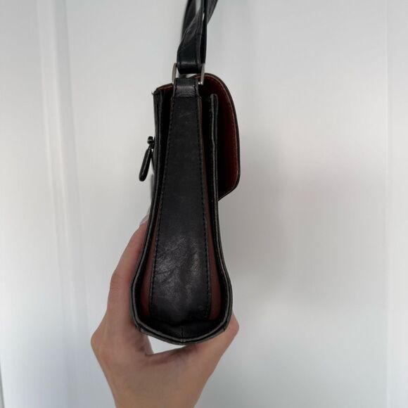 DEREK ALEXANDER | Leather Shoulder Bag - Picture 8 of 16